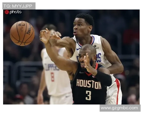 火箭与快船激战正酣16-17赛季精彩对决回顾与分析